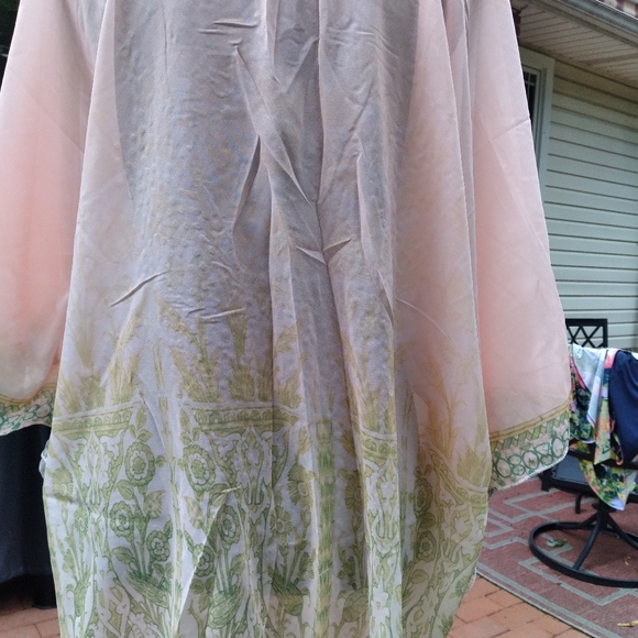 💥 BACK IN STOCK💥 Beach coverup light pink & green - Picture 6 of 8